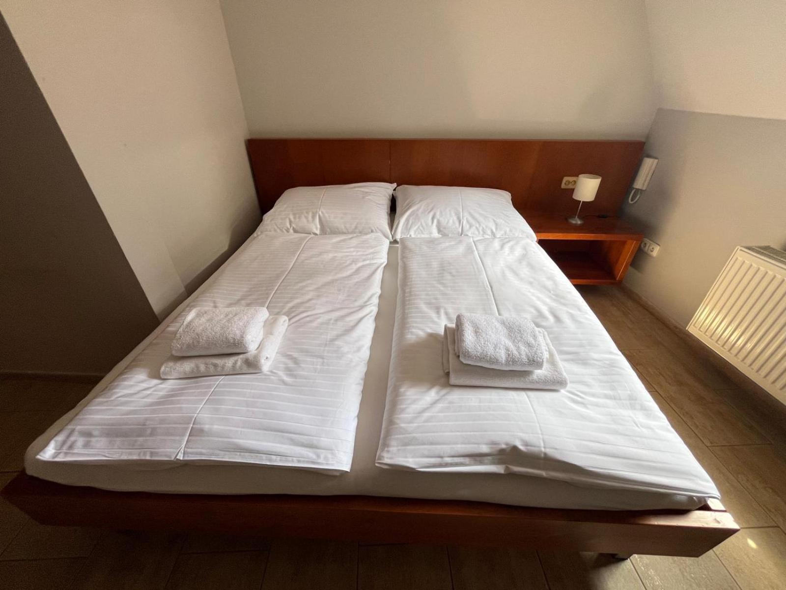 Nevinne Apartmany 歌林 外观 照片