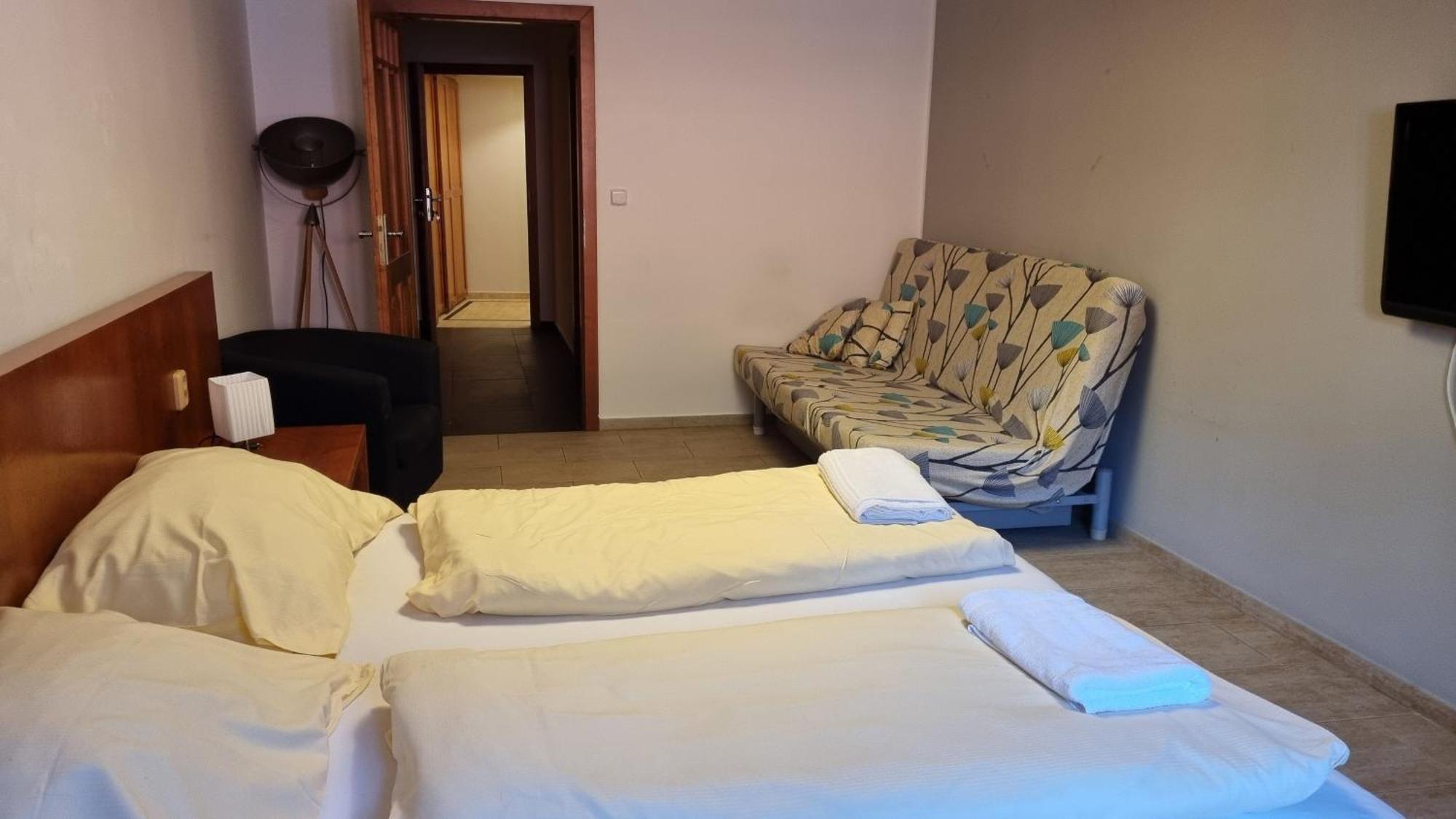 Nevinne Apartmany 歌林 外观 照片